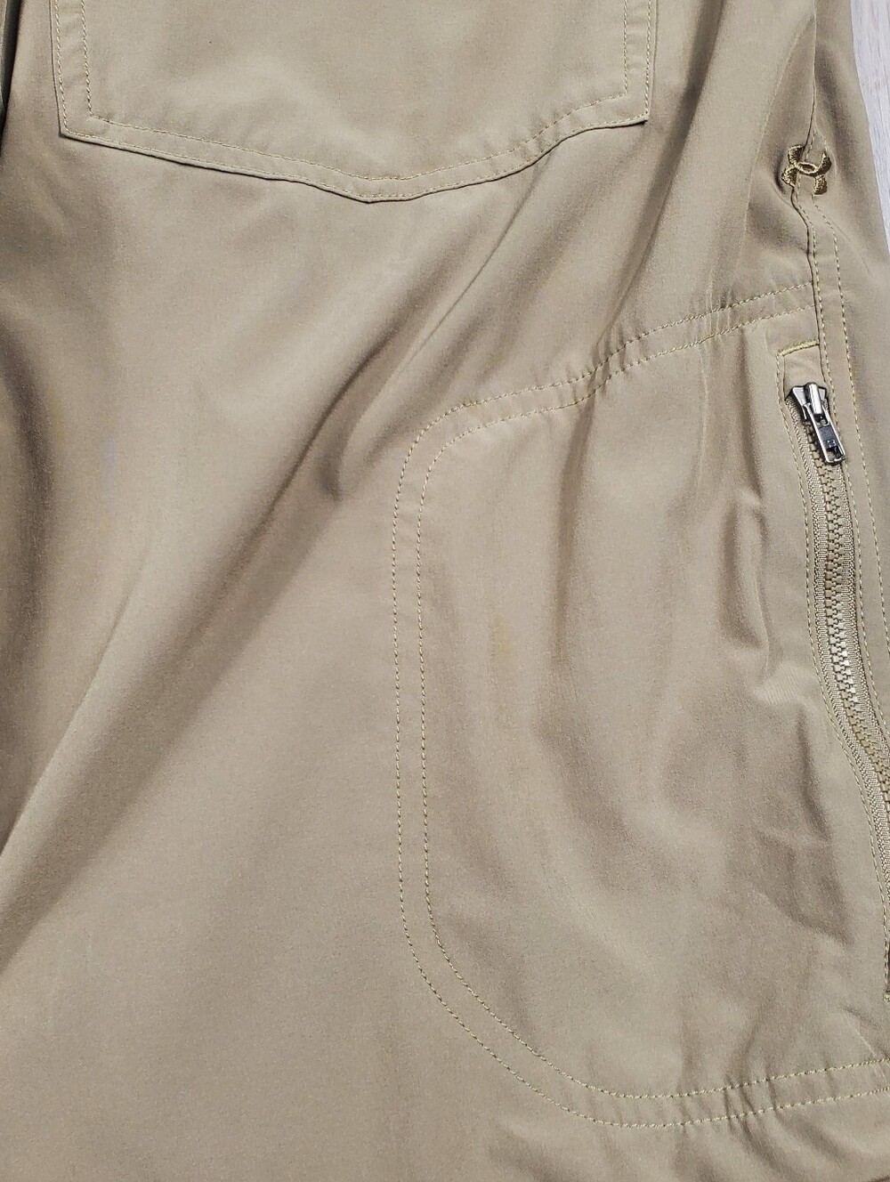 Lot of 2 Under Armour Golf Pants Men 42x32 Beige Stretch Performance - Picture 10 of 13